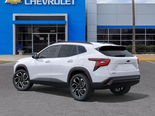 Summit White 2026 Chevrolet Trax FWD 2RS