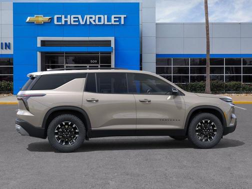 Sandstone Gray 2026 Chevrolet Traverse AWD Z71