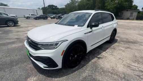 White 2022 Volkswagen Tiguan 2.0T SE R-Line Black