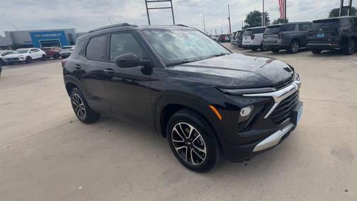Mosaic Black Metallic 2025 Chevrolet Trailblazer LT