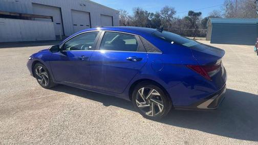 2025 Hyundai ELANTRA SEL