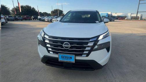Everest White Pearl 2025 Nissan Rogue SV