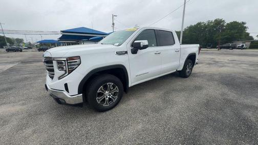 Summit White 2024 GMC Sierra 1500 SLT