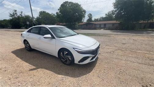 2025 Hyundai ELANTRA SEL