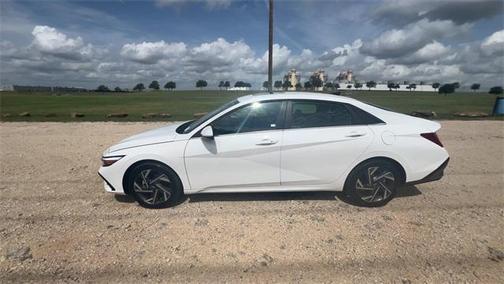 2025 Hyundai ELANTRA SEL