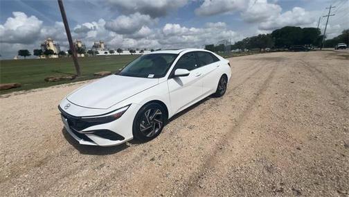 2025 Hyundai ELANTRA SEL