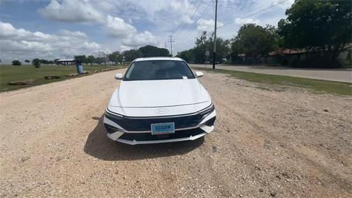 2025 Hyundai ELANTRA SEL