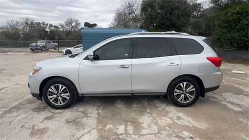 2018 Nissan Pathfinder SV