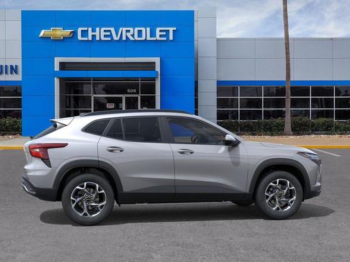Sterling Gray Metallic 2026 Chevrolet Trax LT