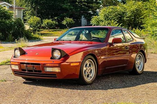 1986 Porsche 944 Turbo 2dr Hatchback