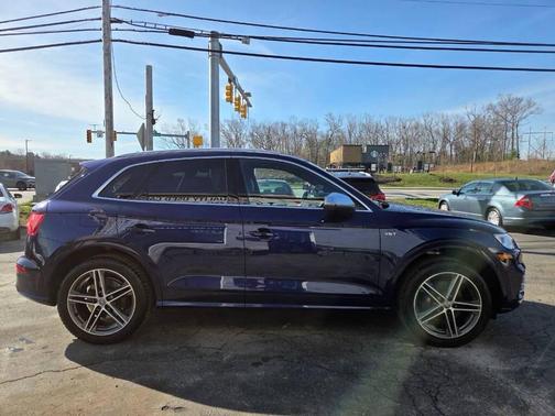 Navarra Blue Metallic 2018 Audi SQ5 3.0T Premium Plus