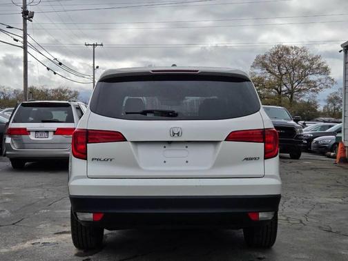 White Diamond Pearl 2016 Honda Pilot EX-L