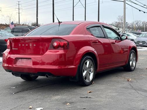 2011 Dodge Avenger Lux