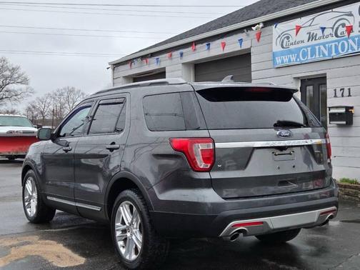 Gray 2017 Ford Explorer XLT