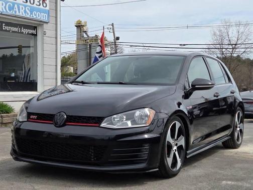 Deep Black Pearl 2015 Volkswagen Golf GTI 2.0T S 4-Door
