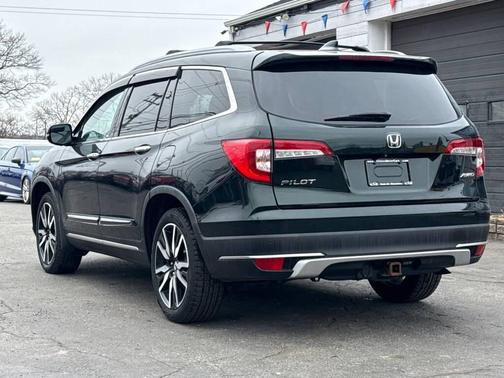 2019 Honda Pilot Touring 8-Passenger