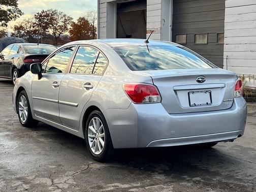 Photo 3 of 32 of 2014 Subaru Impreza 2.0i Premium