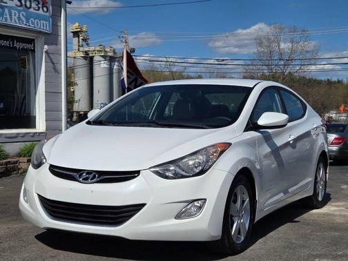 White 2013 Hyundai ELANTRA GLS
