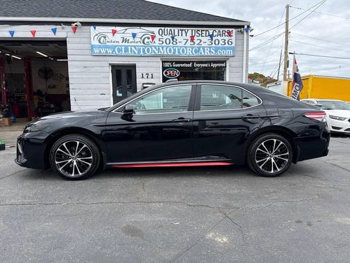 2018 Toyota Camry SE