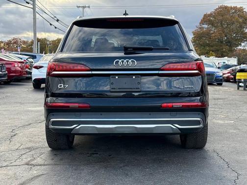 2022 Audi Q7 55 Premium Plus