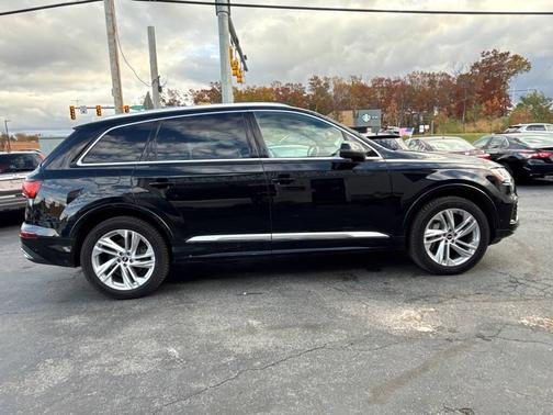 2022 Audi Q7 55 Premium Plus
