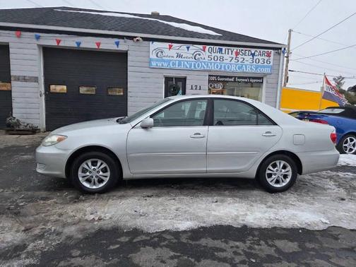 2005 Toyota Camry LE V6