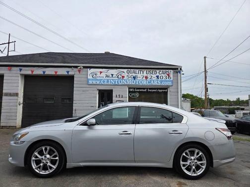Brilliant Silver Metallic 2014 Nissan Maxima SV