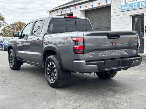 2022 Nissan Frontier S