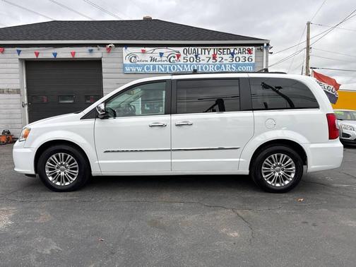 2015 Chrysler Town & Country Touring-L