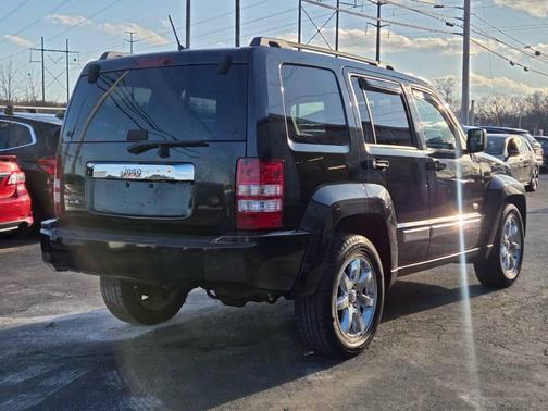 Brilliant Black Crystal Pearlcoat 2012 Jeep Liberty Sport