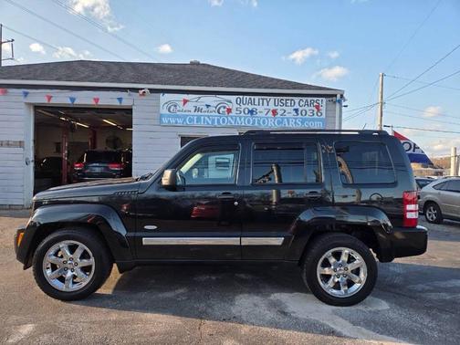 Brilliant Black Crystal Pearlcoat 2012 Jeep Liberty Sport