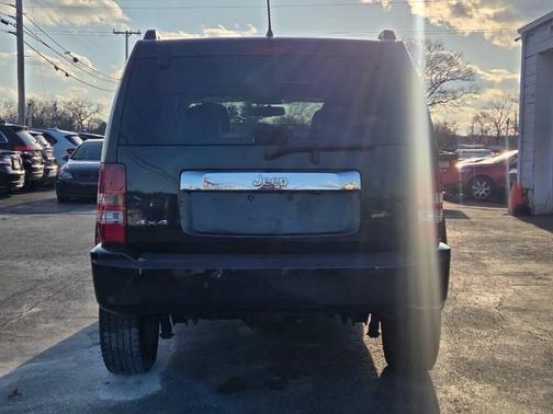 Brilliant Black Crystal Pearlcoat 2012 Jeep Liberty Sport