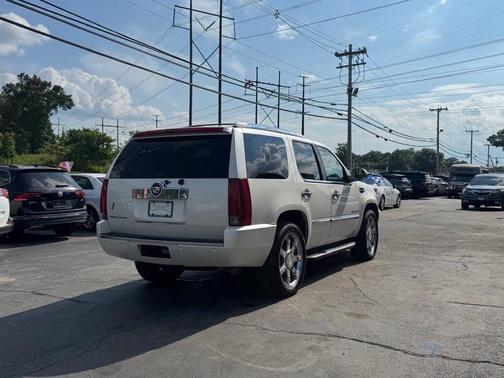 White Diamond 2007 Cadillac Escalade Base