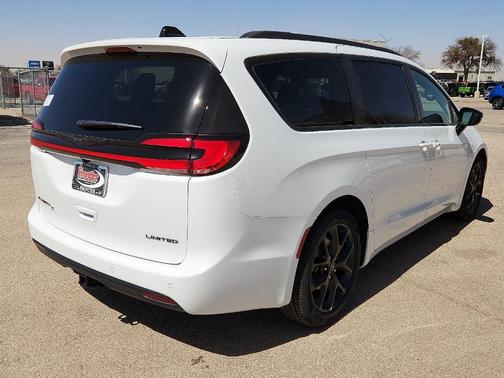 2026 Chrysler Pacifica Limited