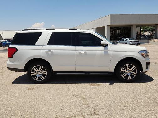 Star White 2024 Ford Expedition XLT