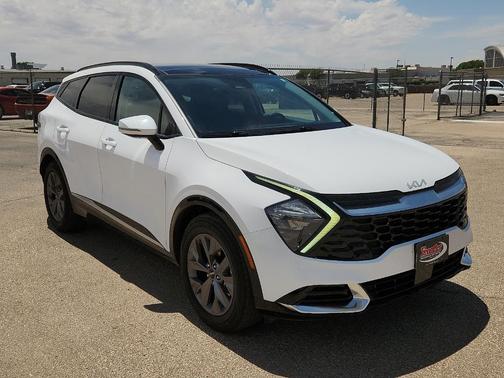 Glacial White Pearl 2023 Kia Sportage SX