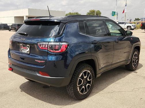 Fathom Blue Pearlcoat 2026 Jeep Compass Trailhawk