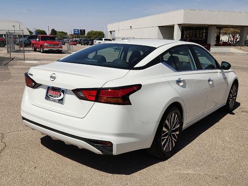 White 2025 Nissan Altima SV