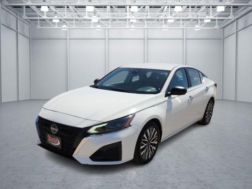 White 2025 Nissan Altima SV