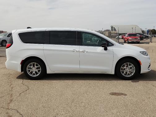 Bright White Clearcoat 2026 Chrysler Pacifica Select