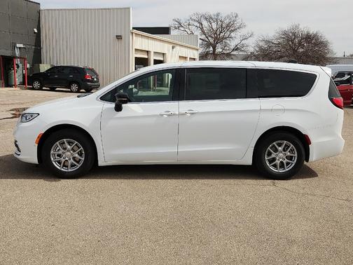 Bright White Clearcoat 2026 Chrysler Pacifica Select