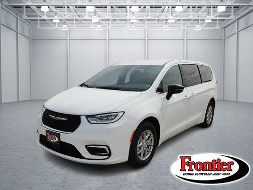 Bright White Clearcoat 2026 Chrysler Pacifica Select