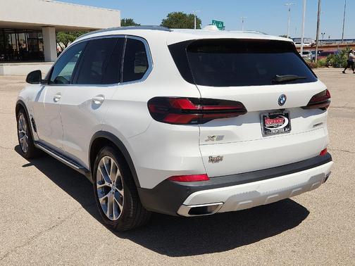 White 2025 BMW X5 PHEV xDrive50e