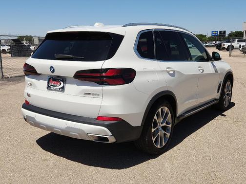 Alpine White 2025 BMW X5 PHEV xDrive50e