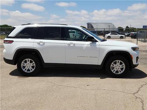 2024 Jeep Grand Cherokee Laredo
