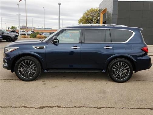 2024 INFINITI QX80 Luxe