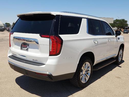 White 2023 GMC Yukon SLT