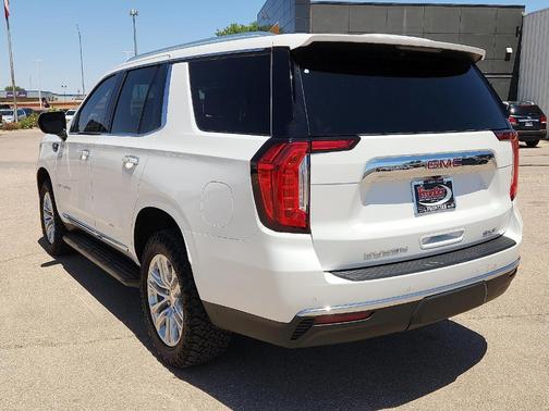 White 2023 GMC Yukon SLT