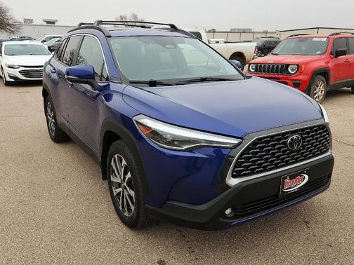 2024 Toyota Corolla Cross XLE