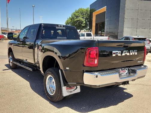 Diamond Black 2026 RAM 3500 Tradesman